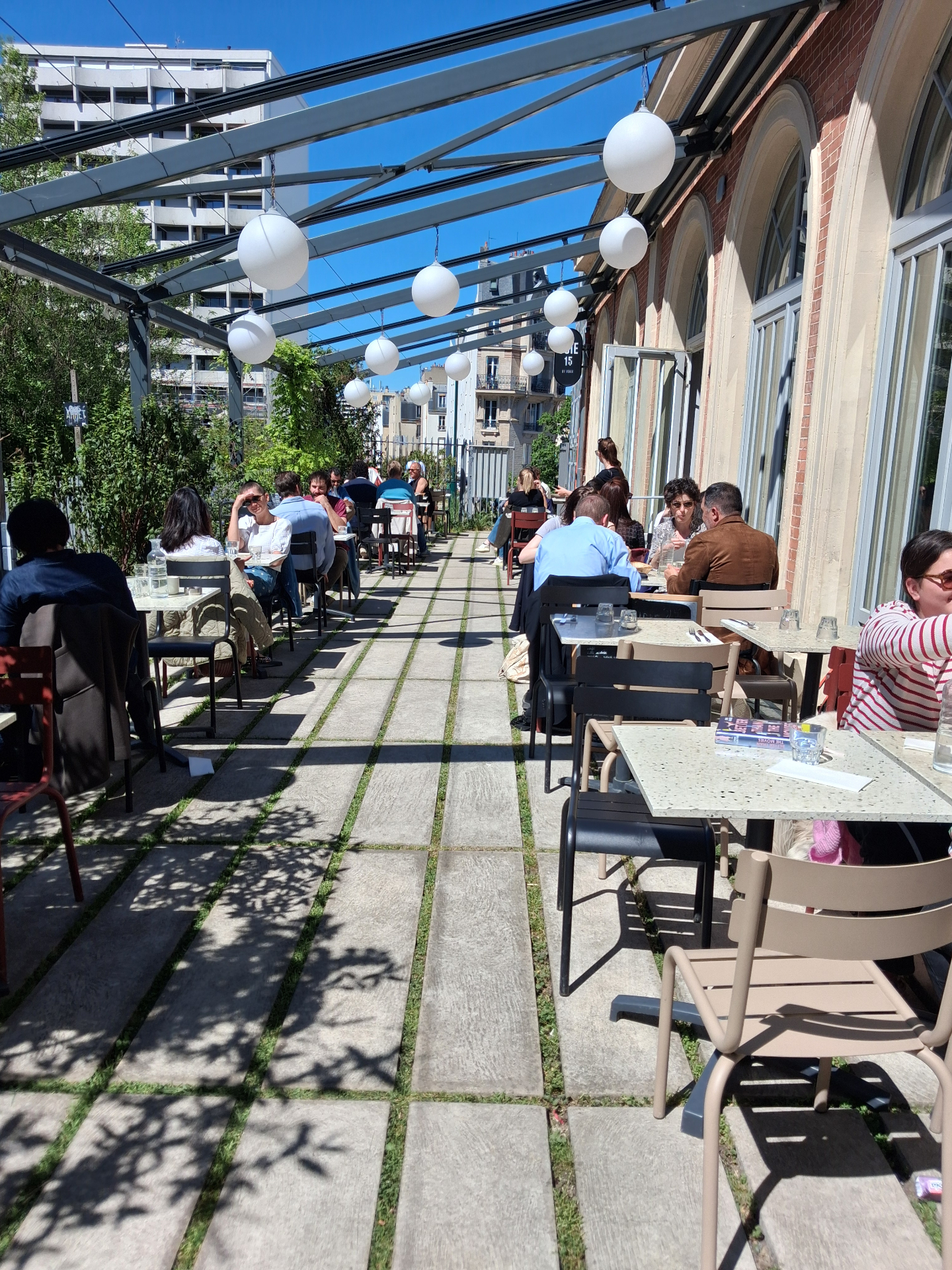 Terrasse ensoleillée testée par FlowWorkers